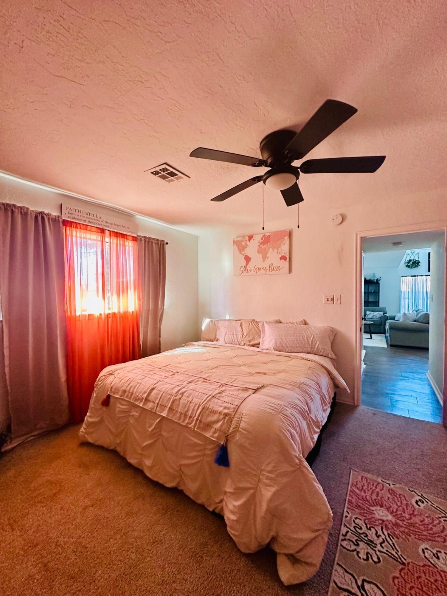 The House Of Serenity: Close To Sill & Casino Hébergement de vacances *